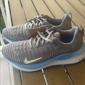 Nike Infinity React 4 - NEVER WORN